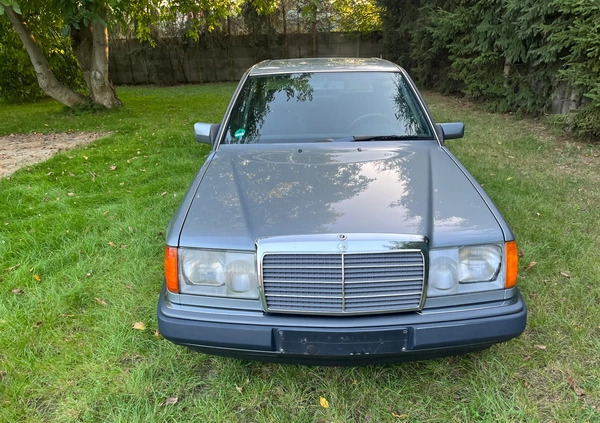 Mercedes-Benz W124 (1984-1993) cena 26890 przebieg: 227000, rok produkcji 1991 z Buk małe 154